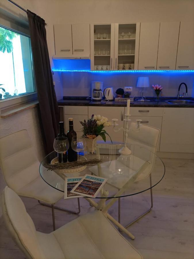 Apartment Jozefina Пореч Экстерьер фото